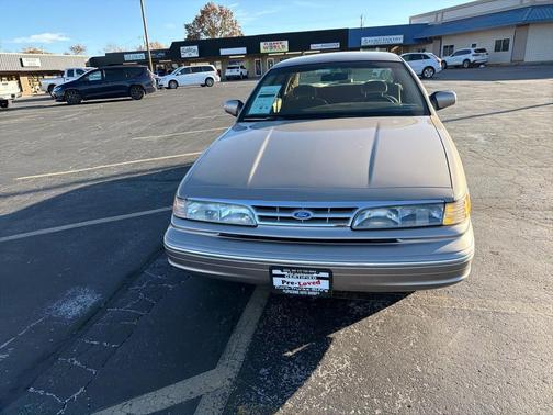1995 Ford Crown Victoria LX