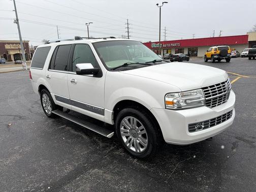 2012 Lincoln Navigator Base