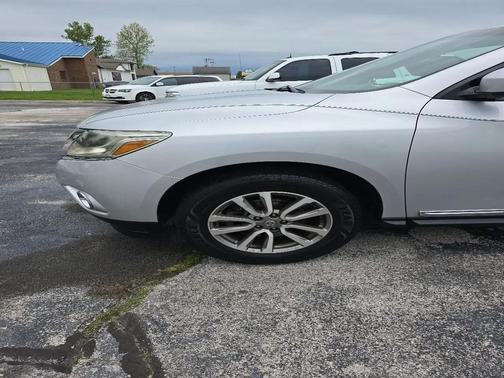 Brilliant Silver 2013 Nissan Pathfinder SL