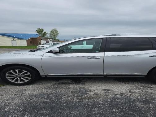 Brilliant Silver 2013 Nissan Pathfinder SL