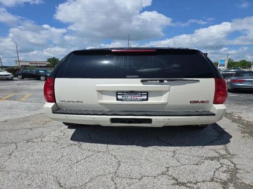 White 2013 GMC Yukon SLT