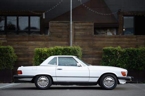 1989 Mercedes-Benz SL-Class 560SL