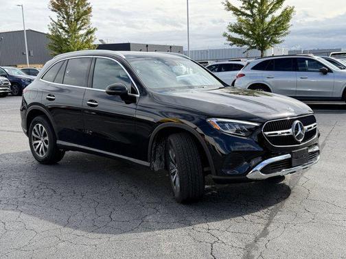 2025 Mercedes-Benz GLC 300 4MATIC