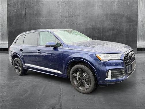 2020 Audi Q7 45 Premium Plus