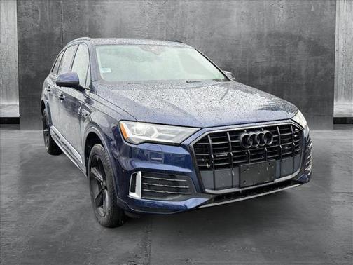 2020 Audi Q7 45 Premium Plus