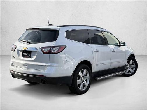 Iridescent Pearl Tricoat 2016 Chevrolet Traverse LTZ