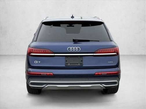 2022 Audi Q7 45 Premium