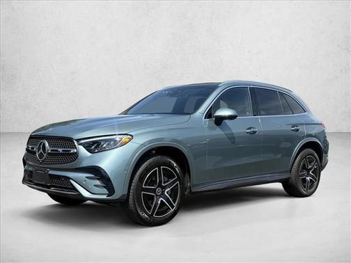 Verde Silver Metallic 2026 Mercedes-Benz GLC 300 4MATIC