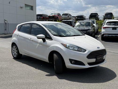 White Platinum Metallic Tri-Coat 2019 Ford Fiesta SE