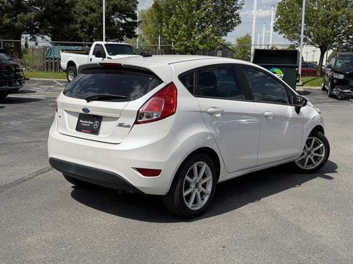 White Platinum Metallic Tri-Coat 2019 Ford Fiesta SE