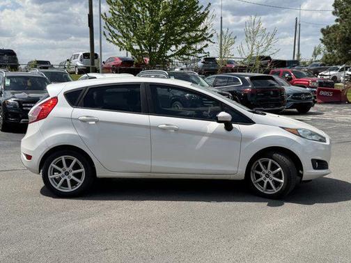 White Platinum Metallic Tri-Coat 2019 Ford Fiesta SE