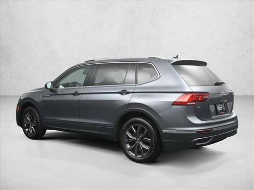 Platinum Gray Metallic 2022 Volkswagen Tiguan 2.0T SE