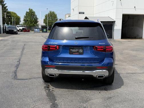 Starling Blue Metallic 2026 Mercedes-Benz GLB 250 4MATIC
