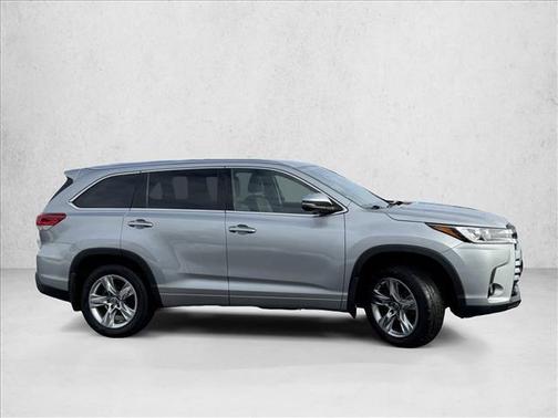 2017 Toyota Highlander Limited