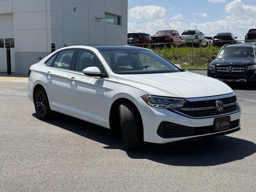 Opal White Pearl 2023 Volkswagen Jetta 1.5T SE