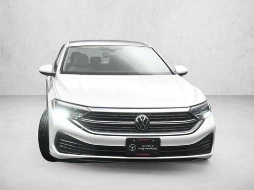 Opal White Pearl 2023 Volkswagen Jetta 1.5T SE