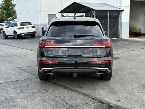 Mythos Black Metallic 2023 Audi Q5 45 S line Prestige