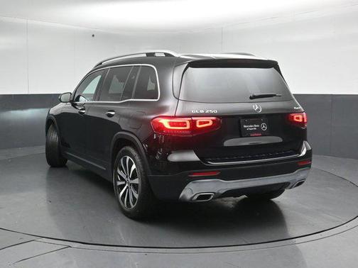 Night Black 2023 Mercedes-Benz GLB 250 4MATIC