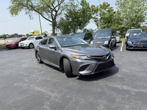 2020 Toyota Camry SE