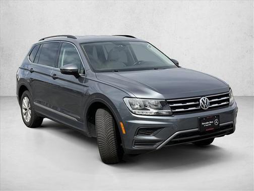 Platinum Gray Metallic 2018 Volkswagen Tiguan 2.0T SEL