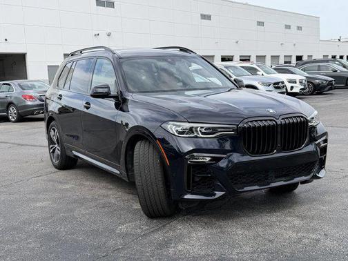 Carbon Black Metallic 2021 BMW X7 xDrive40i