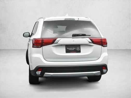 Diamond White Pearl 2017 Mitsubishi Outlander SEL