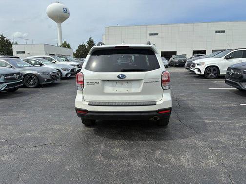 Crystal White Pearl 2018 Subaru Forester 2.5i Limited