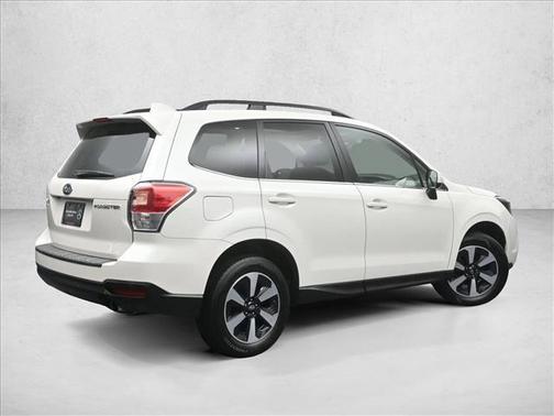 Crystal White Pearl 2018 Subaru Forester 2.5i Limited