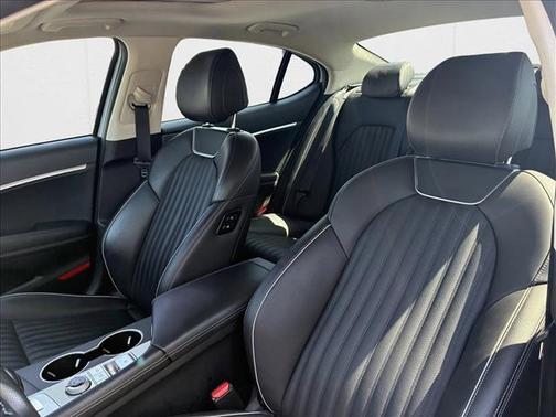2022 Genesis G70 2.0T AWD