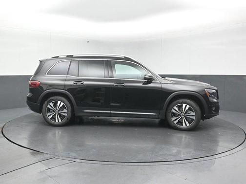 2025 Mercedes-Benz GLB 250 4MATIC