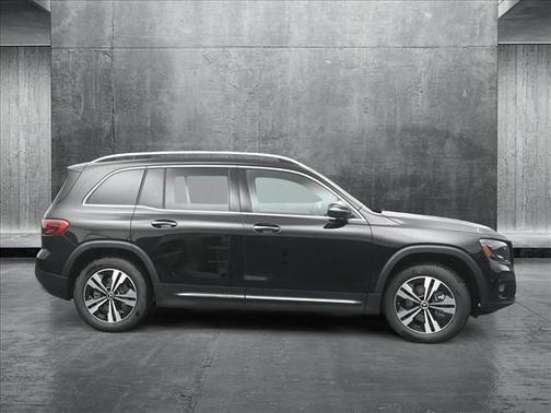 2025 Mercedes-Benz GLB 250 4MATIC