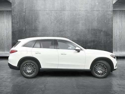2025 Mercedes-Benz GLC 300 4MATIC