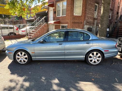 2004 Jaguar X-Type 