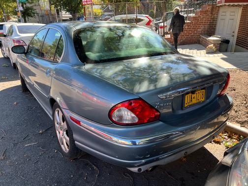 2004 Jaguar X-Type 
