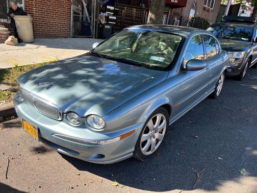 2004 Jaguar X-Type 