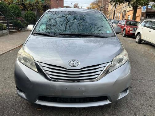 2015 Toyota Sienna 
