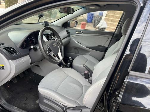 2013 Hyundai Accent 