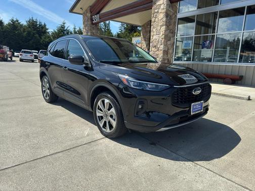 Agate Black Metallic 2025 Ford Escape Platinum