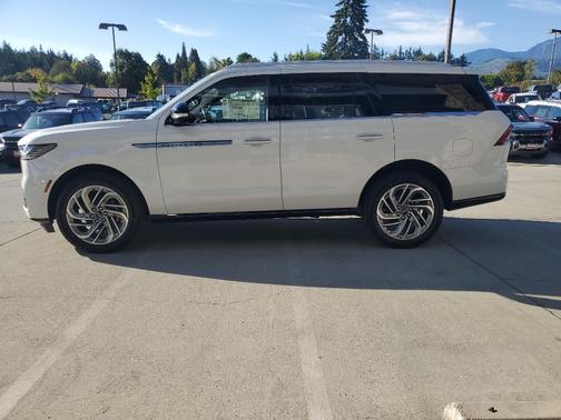 2025 Lincoln Navigator Reserve