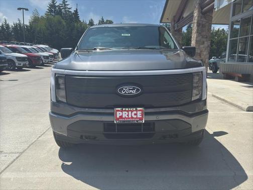 2025 Ford F-150 Lightning Flash