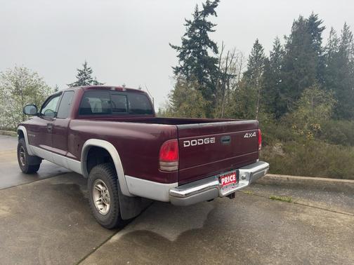2000 Dodge Dakota Base
