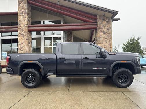 2025 GMC Sierra 2500 AT4