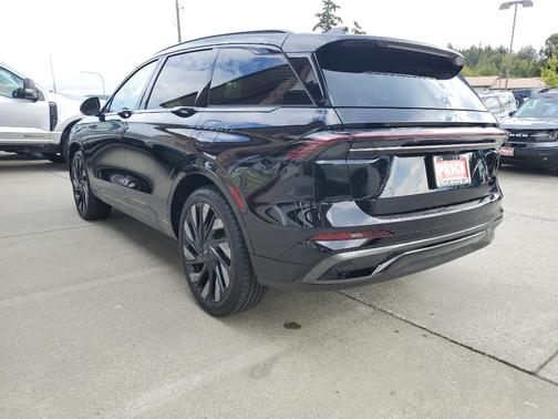 2025 Lincoln Nautilus Reserve