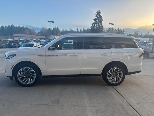 2025 Lincoln Navigator Reserve