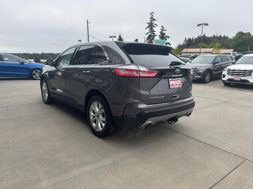 Carbonized Gray Metallic 2022 Ford Edge Titanium