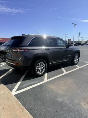 2023 Jeep Grand Cherokee Laredo