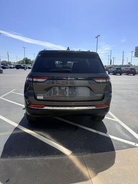 2023 Jeep Grand Cherokee Laredo