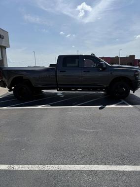 2025 RAM 3500 Tradesman Crew Cab 4x4 8' Box