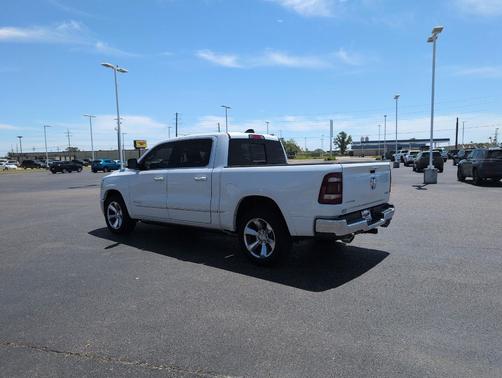 Ivory White Tri-Coat Pearlcoat 2019 RAM 1500 Limited