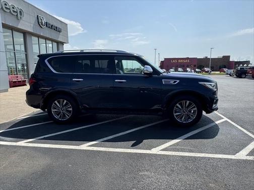2022 INFINITI QX80 Luxe